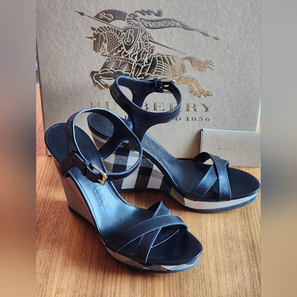 New 100% Auth Burberry Women's Platform Wedge Black  Leather Sandals - Picture 4 of 6
